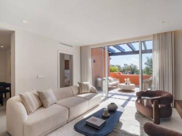 Atico de alto standing de 210 m2 en venta Nueva Andalucia, España