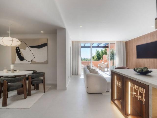 Atico de alto standing de 210 m2 en venta Nueva Andalucia, España