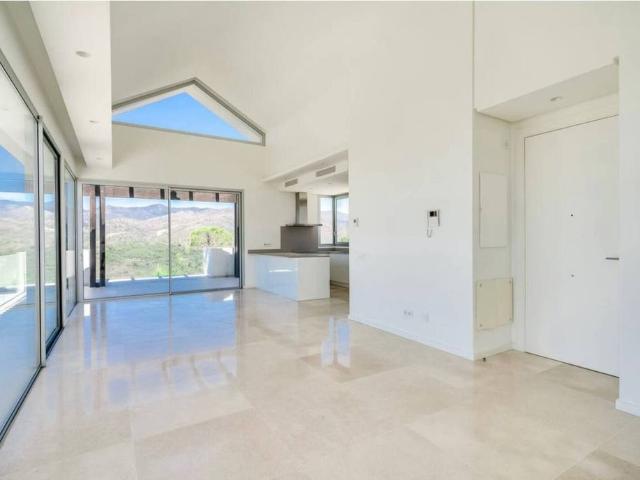 Atico de alto standing de 220 m2 en venta Benahavís, España