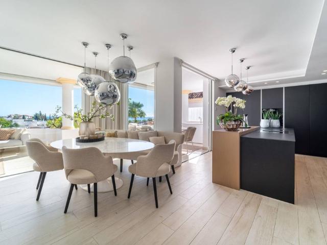 Atico de alto standing de 227 m2 en venta Marbella, Andalucía
