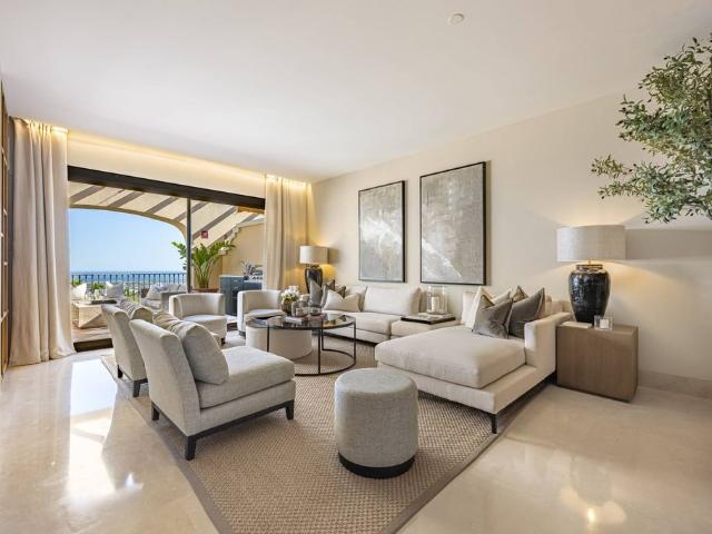 Atico de alto standing de 231 m2 en venta Benahavís, España
