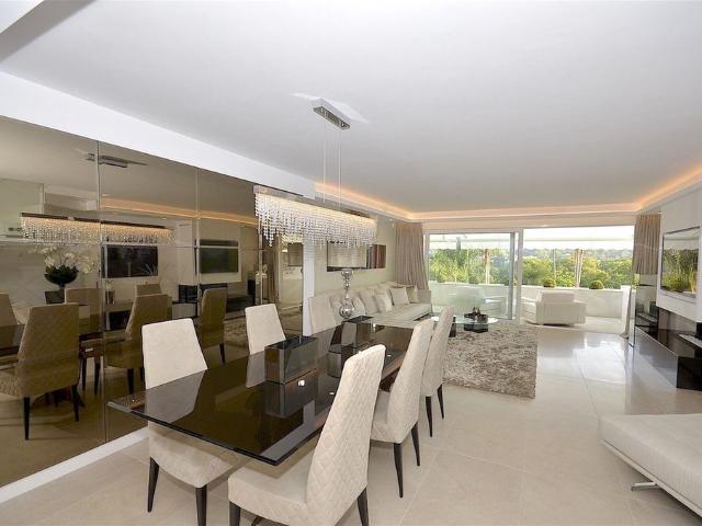Atico de alto standing de 350 m2 en venta Marbella, España
