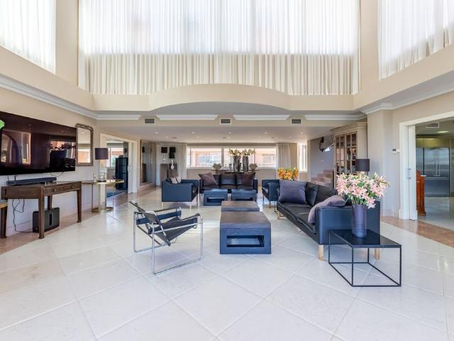Exclusivo ático de 100 m2 en venta Nueva Andalucia, Andalucía