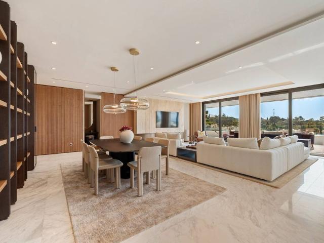 Atico de alto standing de 425 m2 en venta Marbella, Andalucía