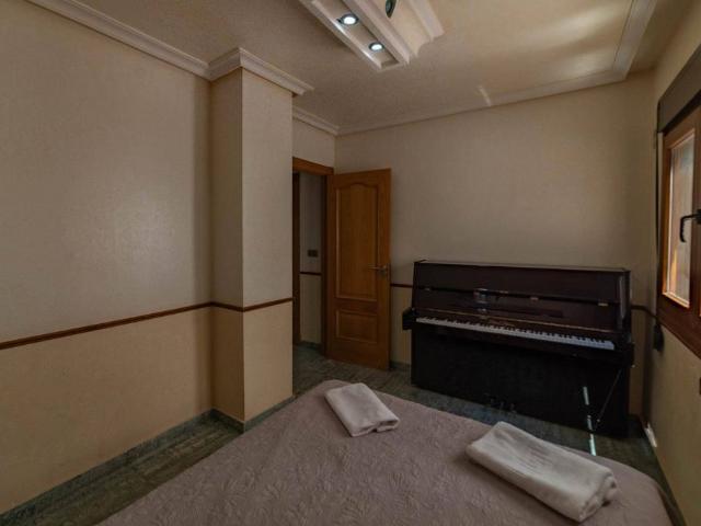 Atico de alto standing de 178 m2 en venta Torrevieja, Comunidad Valenciana
