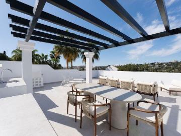 Atico de alto standing de 95 m2 en venta Nueva Andalucia, Andalucía