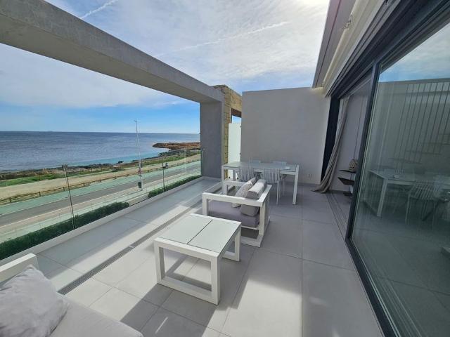 Atico de alto standing de 96 m2 en alquiler Jávea, España