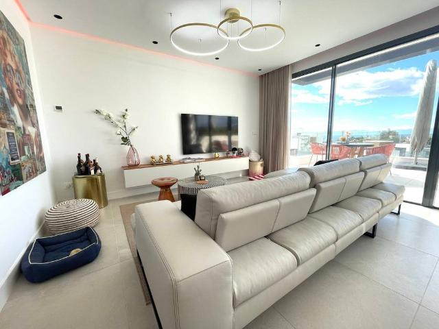 Atico de alto standing de 97 m2 en venta Marbella, Andalucía