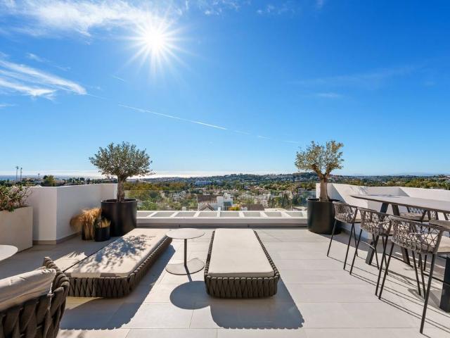 Atico de alto standing en venta Nueva Andalucia, Andalucía