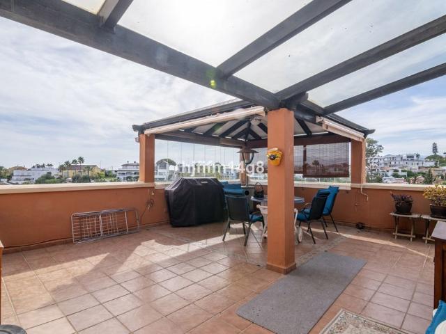 Atico de alto standing en venta Nueva Andalucia, España