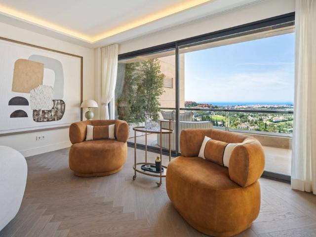Atico de alto standing en venta Nueva Andalucia, España