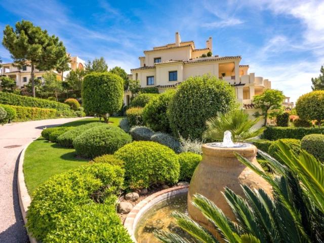 Atico de alto standing en venta Benahavís, España