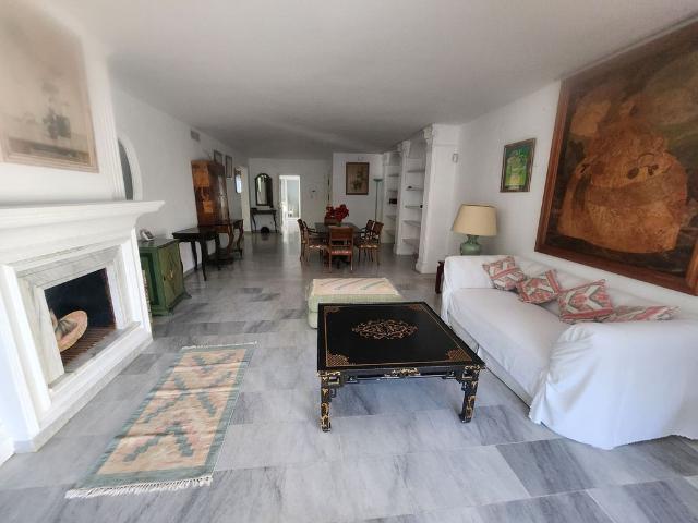 Atico de alto standing en venta Estepona, Andalucía