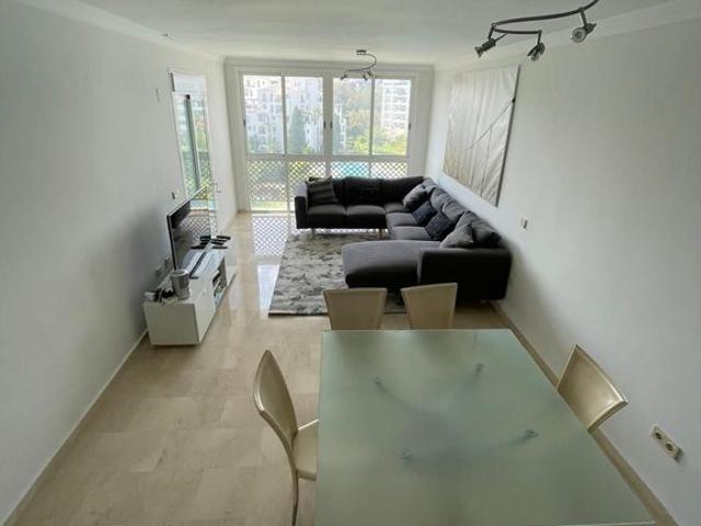 Atico de alto standing en venta Puerto Banús, España