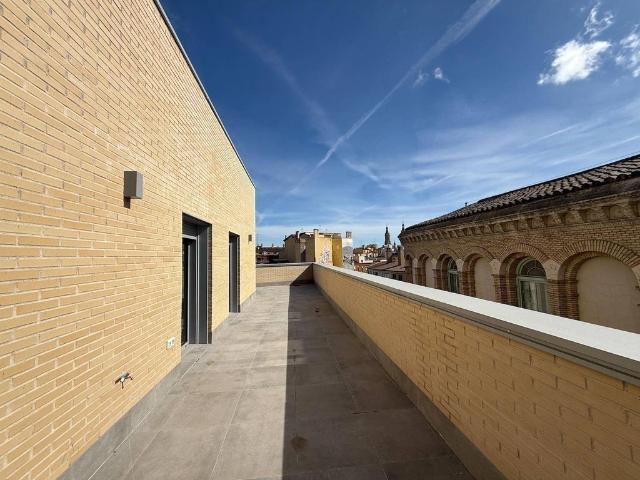Atico de alto standing en venta Zaragoza, España