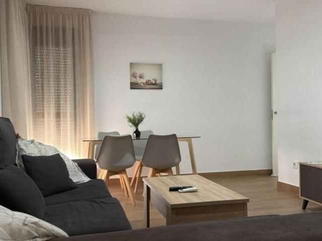 ÁTICO DE ENSUEÑO EN ESQUINA: LUZ, ESPACIO Y TU PROPIO OASIS PRIVADO