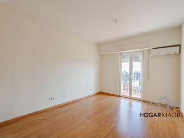 Ático de espléndidas vistas. UCOU T15