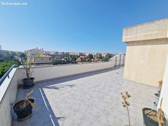 Ático de Lujo con Vistas 360º, Terraza de 111 m² y Chimenea en Parque Litoral – Málaga