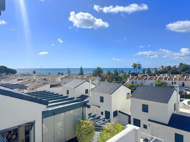 Atico de lujo de 141 m2 en venta Estepona, Andalucía