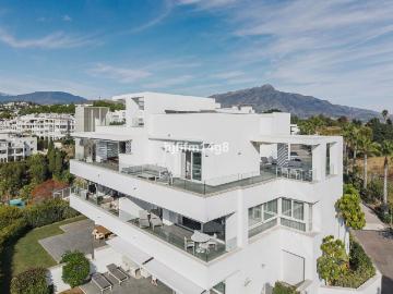 Atico de lujo de 155 m2 en venta La Quinta, Marbella, Andalucía