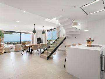Atico de lujo de 173 m2 en venta Artola, Andalucía