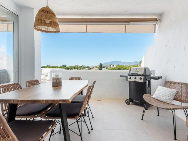 Atico de lujo de 137 m2 en venta Nueva Andalucia, España