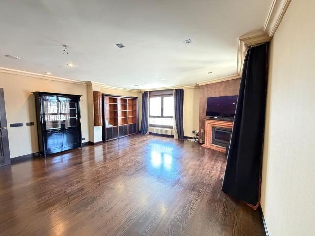Atico de lujo de 250 m2 en alquiler Vigo, Galicia