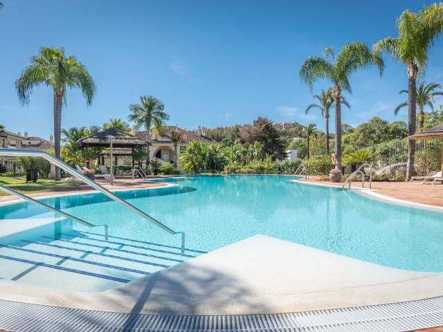Atico de lujo de 201 m2 en venta Marbella, España