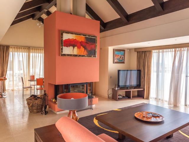 Atico de alto standing de 100 m2 en venta Los Flamingos, Marbella, Andalucía