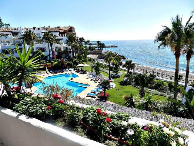 Atico de lujo de 410 m2 en venta Puerto Banús, Andalucía