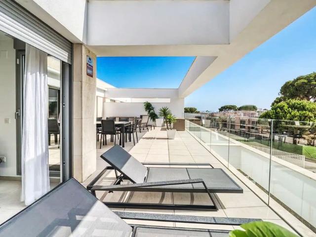 Atico de lujo de 83 m2 en venta Elviria, Andalucía