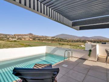 Atico de lujo de 98 m2 en venta Estepona, España