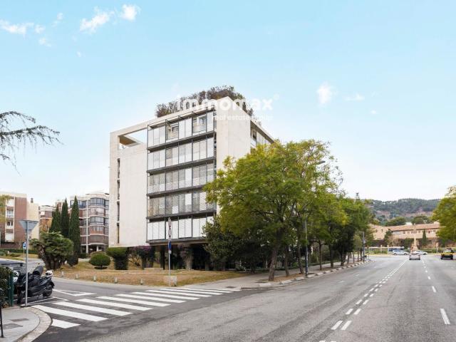 Ático de Lujo en Alquiler en Pedralbes con Vistas Panorámicas y Excelentes Comodidades!