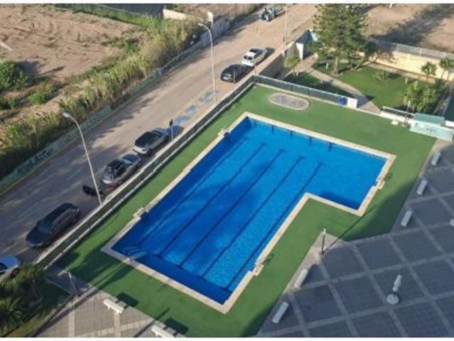 Ático de lujo en Playa de Gandia: vistas al mar, terraza panorámica y acceso directo a la playa en R