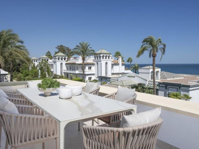 Atico de lujo en venta Estepona, España
