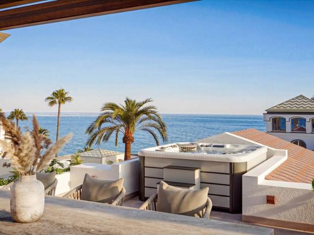 Atico de lujo en venta Estepona, España