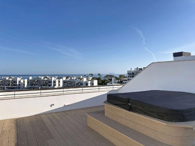 Atico de lujo en venta Estepona, España