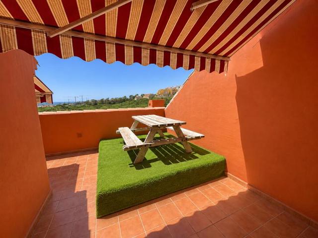 ÁTICO DÚPLEX CON ESPECTACULAR SOLÁRIUM, VISTAS AL MAR