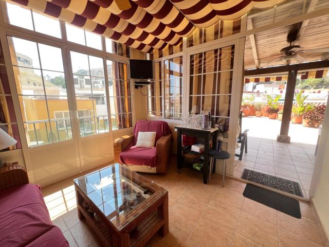 Ático dúplex con gran terraza, garaje amplio y a pie de playa en Torremolinos