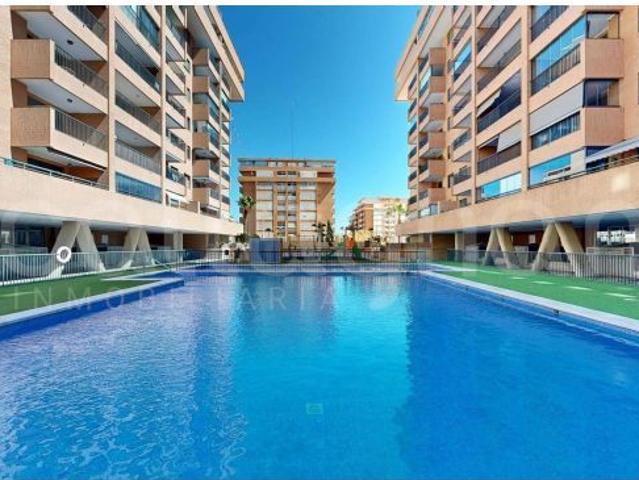 Ático dúplex con terraza de 140 m², de los cuales 80 m² están acristalados