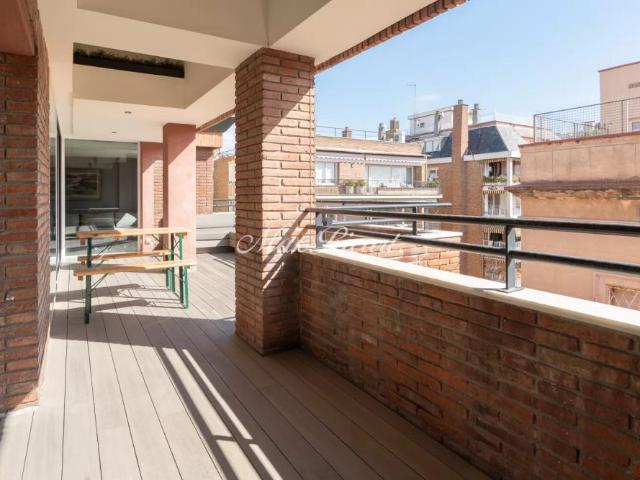 Ático dúplex con terraza privada en Sarrià 200m²