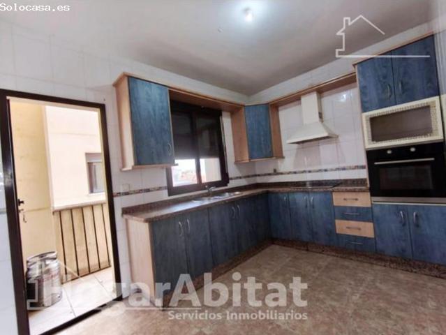 ÁTICO DÚPLEX CON TERRAZA Y ASCENSOR