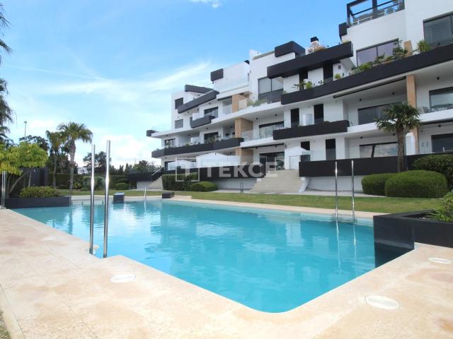 Ático Dúplex con Vistas al Mar y Solárium en Orihuela Costa Alicante