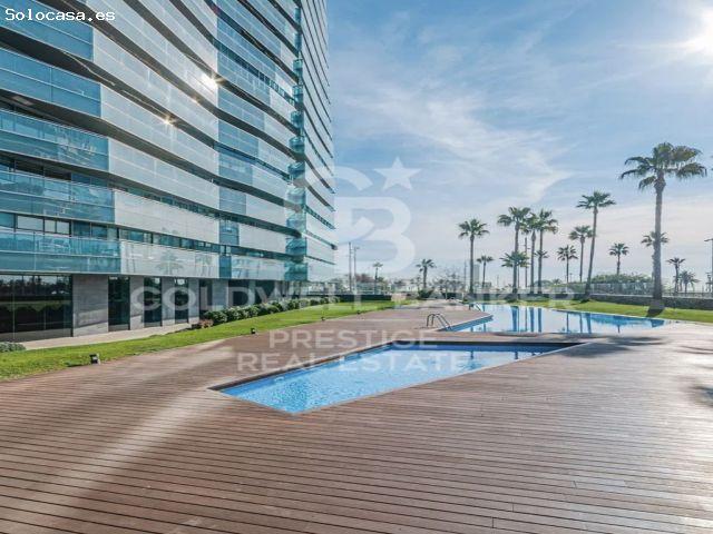 Ático dúplex de lujo con piscina privada en primera línea de mar