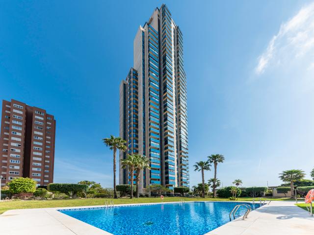 Ático Dúplex de Lujo con Vistas al Mar en Benidorm