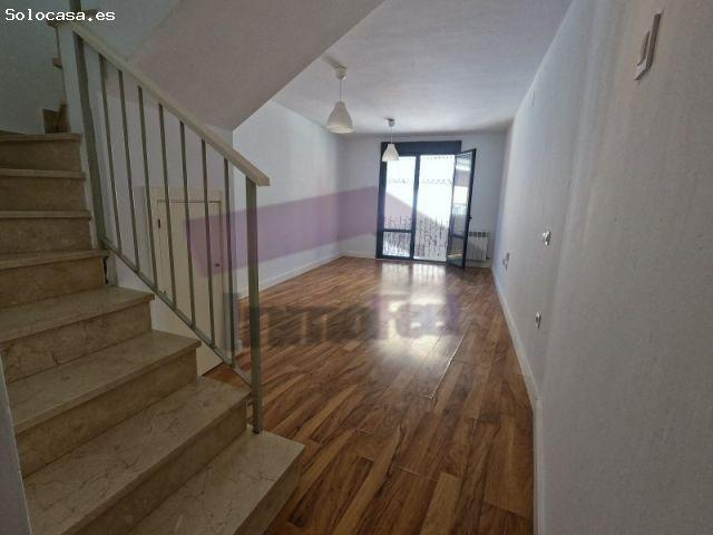 Atico Duplex de una habitacion con 2 baños y plaza de garaje