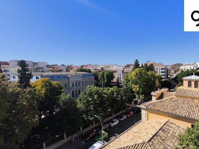 ÁTICO DUPLEX EN ALQUILER EN PLENO CENTRO DE CUENCA