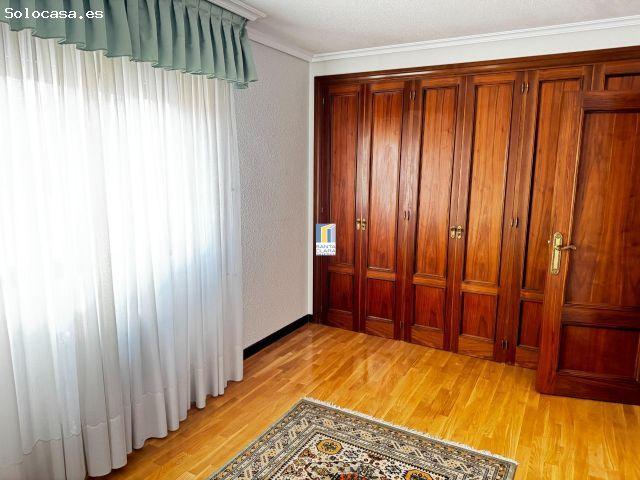 ÁTICO DÚPLEX EN VENTA DE 4 DORMITORIOS, 3 BAÑOS, AMPLIA TERRAZA Y GARAJE DOBLE EN ZONA CENTRO, ZAMOR