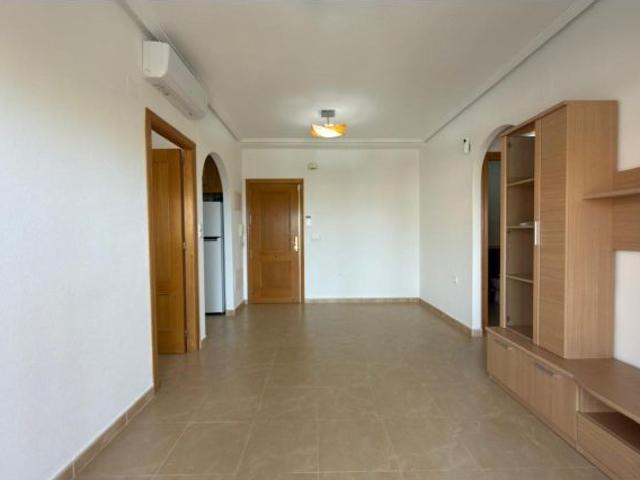 ÁTICO EN TORREBLANCA CON PARKING, PISCINA COMUNITARIA Y VISTAS DESPEJADAS!