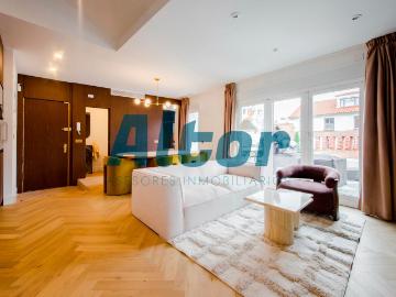 Ático en venta y alquiler en Madrid Centro